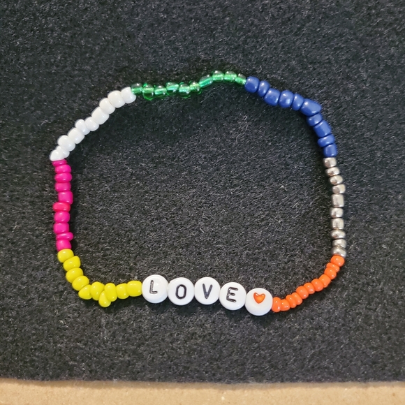 MULTI-COLORED BEADED FUN NECKLACE SET WITH WORDS LOVE - Picture 5 of 11